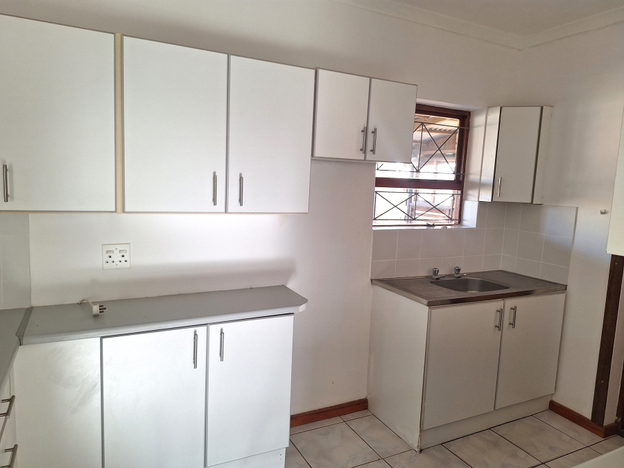To Let 2 Bedroom Property for Rent in Strelitzia Park Eastern Cape
